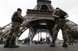 V Parizu prijeli osumljenca, ki je z nožem napadel vojaka