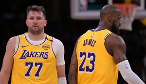 Napeto pri LA Lakers: LeBron James na izhodnih vratih? Omenjajo se Dallas Mavericks.