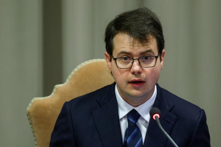 Med govorci je bil tudi soustanovitelj podjetja Anthropic Chris Olah. | Foto: Reuters