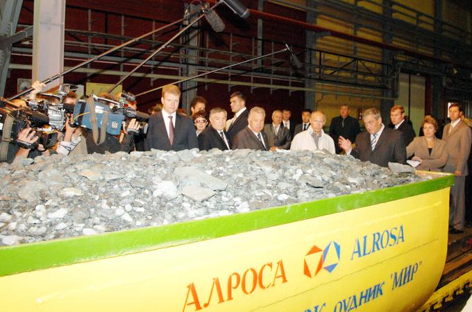 (Podzemni) Rudnik Mir je ob ponovnem zagonu del leta 2009 obiskal tudi takratni predsednik ruske vlade Vladimir Putin.  | Foto: Alrosa