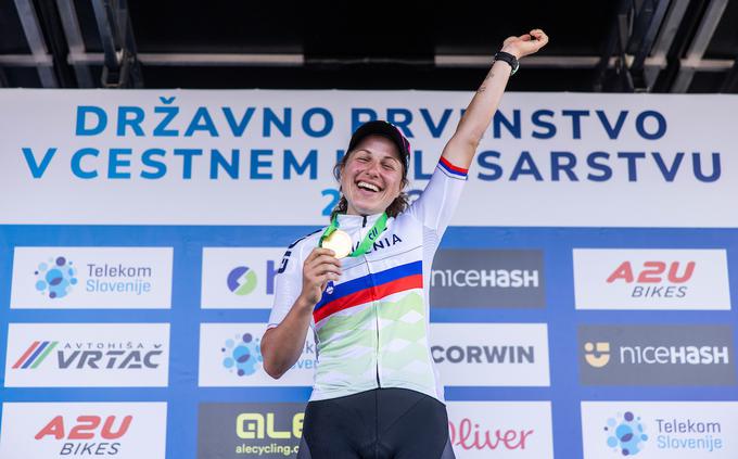 Nika Bobnar, državna prvakinja v vožnji na čas v kategoriji mlajših članic. | Foto: Vid Ponikvar