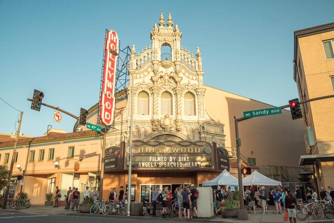 Hollywood Theatre, prizorišče festivala v Portlandu | Foto: Tina Lagler