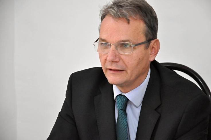 Kriterij za nastop na njihovi listi bo le osnoven program: spoštovanje človeka, družine, dela lastnine in domovine, je pojasnil predsednik SLS Marjan Podobnik. | Foto: STA ,