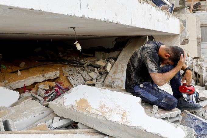 Na območju z 2,3 milijona prebivalci je po navedbah palestinskih zdravstvenih oblasti umrlo 413 ljudi, še skoraj 2.300 je ranjenih. | Foto: Reuters