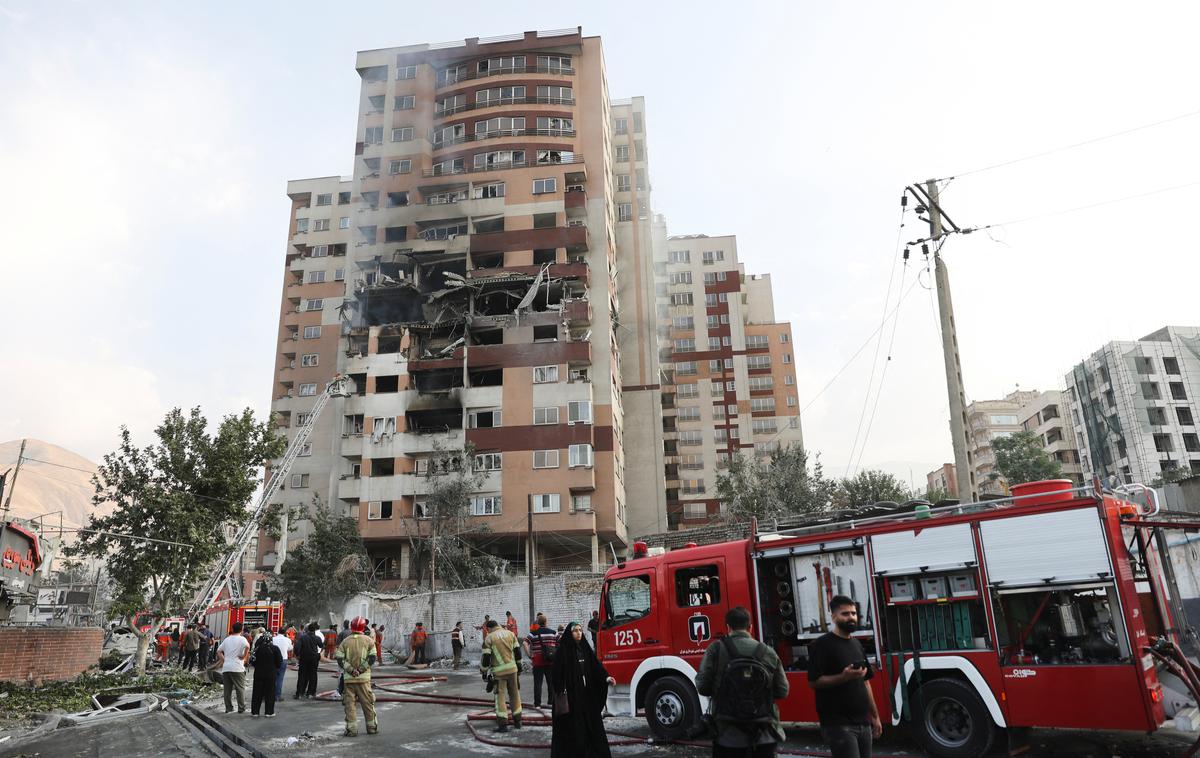 Izrael napadel Iran | V zgodnjih urah 13. junija 2025 je izraelsko vojno letalstvo sprožilo obsežno operacijo z oznako Vzhajajoči lev, usmerjeno proti iranskim jedrskim objektom in vojaškim ciljem. | Foto Reuters