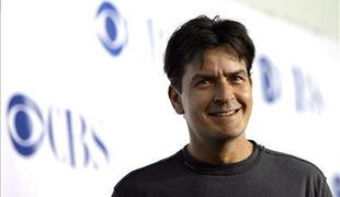 Charlie Sheen najhitreje do milijona