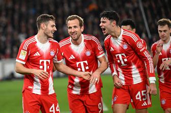 Bayern odpihnil Stuttgart, Leipzig napolnil mrežo Eintrachtu, Dortmund ostaja v stiku