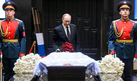 Putin na pogrebu sošolke in vrhovne sodnice