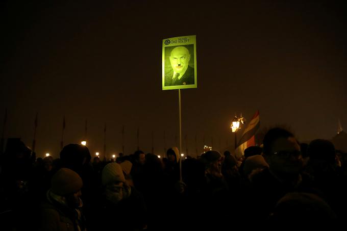 Orban izpostavlja, da je odločitev za nadure prostovoljna, protesti pa so po njegovem histeričen izpad opozicije. | Foto: Reuters