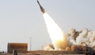 Iran predstavil raketo s še večjim dometom