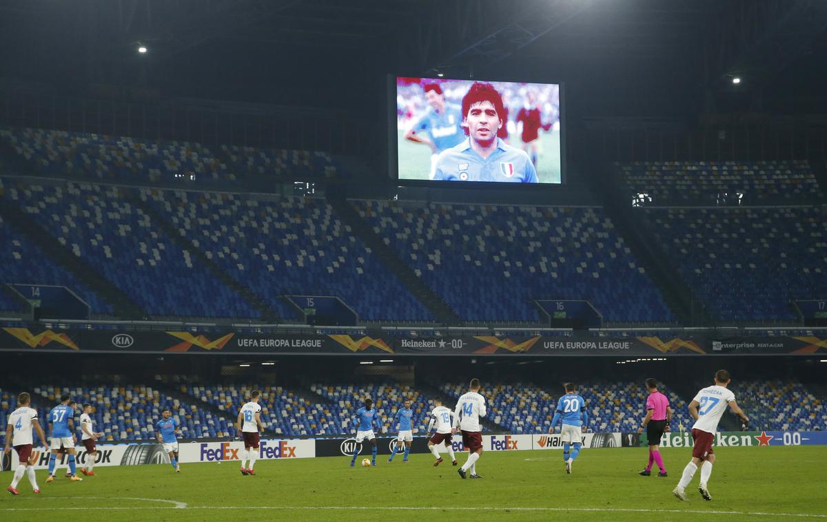 Diego Maradona | Tekma med Napolijem in Rijeko v Neaplju je seveda minila v znamenju spomina na Diega Maradono. | Foto Guliverimage