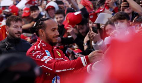 Hamilton in Ferrari navdušila sredi Milana