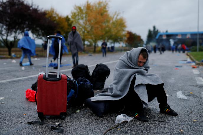 Migranti na Hrvaškem | "Niso neposredno pregnani na Hrvaško, temveč na območje, na katerem imajo stik samo s hrvaškim ozemljem. Potemtakem lahko sklepamo, da jih podijo na Hrvaško, kar je tudi očitno", je izjavil načelnik hrvaške obmejne policije Zoran Ničeno. | Foto Reuters