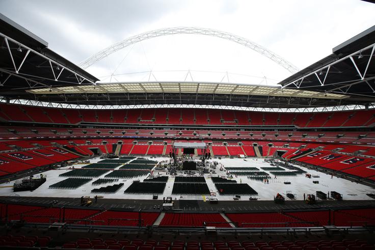 27-letni Anthony Joshua je kar 14 let mlajši od Vladimirja Klička. Anglež in Ukrajinec se bosta udarila za pasove v različicah WBA, IBF in IBO. | Foto: Reuters