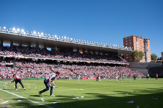 Rayo Vallecano  Athletic Club | Tekma med Rayo Vallecano in Athletic Club je bila v prvem polčasu zaradi protesta domačih navijačev zoper predsednika kluba prekinjena. | Foto Guliverimage