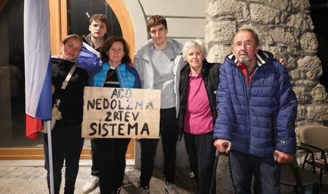 Družina iz Novega mesta: Tukaj nismo zato, ker bi bili proti Romom #video