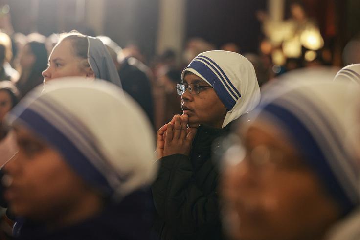 V svetem letu je Vatikan, ki je vsakemu evropskemu narodu določil svojo cerkev, baziliko posebej namenil slovenskim romarjem, ki v okviru organiziranih romanj tam obhajajo maše. | Foto: Reuters