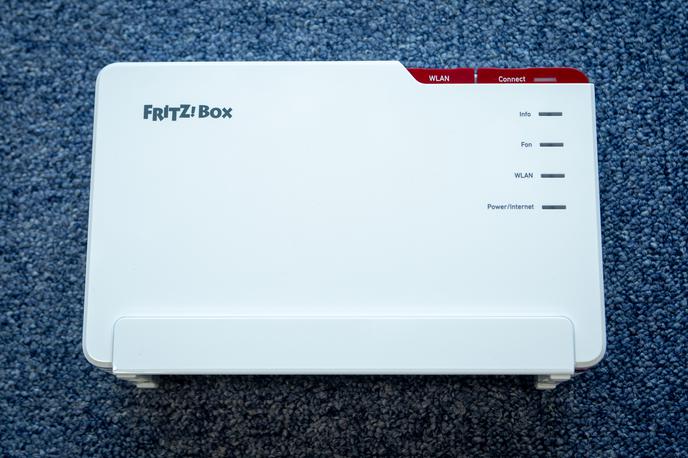FRITZ!Box 5690 Pro | FRITZ!Box 5690 Pro je najzmogljivejši širokopasovni modem in usmerjevalnik, ki jih je nemški proizvajalec AVM do zdaj poslal na trg. | Foto Gaja Hanuna