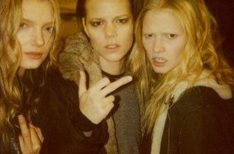 Lara Stone nov obraz Giorgia Armanija