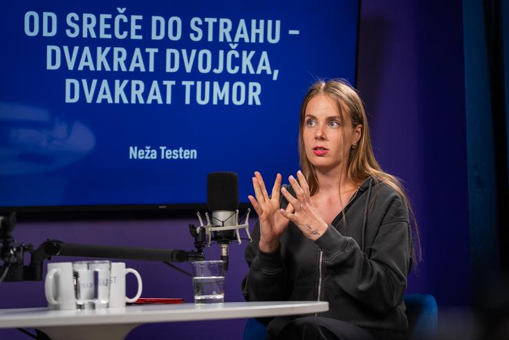 "Takšna situacija te mogoče še bolj te poveže. Nekako sva se začela zavedati, da sva midva proti situaciji," je povedala o tem, kako sta se s partnerjem soočila z življenjskimi preizkušnjami. | Foto: Luka Petrič
