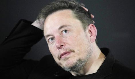 Elon Musk s komentarjem o izgredih prilil olje na ogenj