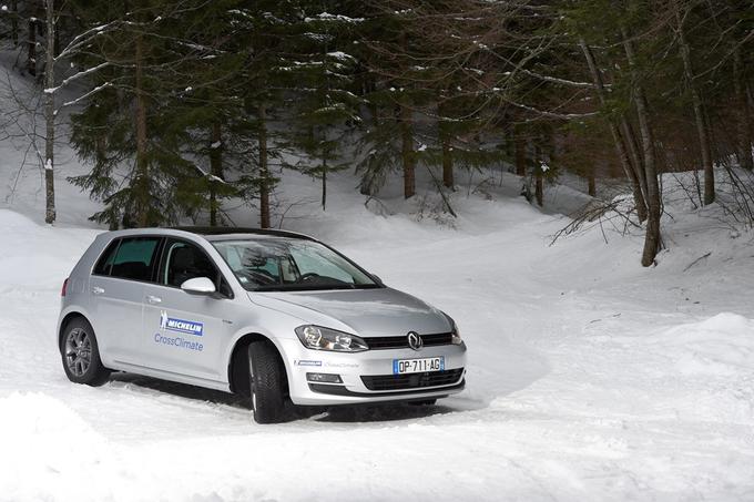 Michelin CrossClimate je primerna za vožnjo pozimi tudi v tistih državah, kjer zakonodaja predpisuje vožnjo z zimskimi pnevmatikami. | Foto: 