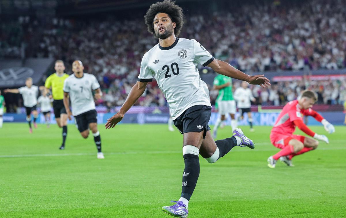Serge Gnabry, nemška reprezentanca | Nemci so bili po porazu s Slovaki tokrat proti Severni Irski veliko bolj odločni.  Prvega od treh njihovih golov je dosegel Serge Gnabry. | Foto Reuters