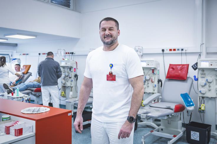 Kri ni neomejen vir. Je nacionalno bogastvo, dobrina z omejenim rokom trajanja, je posebej izpostavil dr. Ivica Marić. Prav zato je pomembno, da se tako zdravstveni delavci kot širša javnost zavedajo njene vrednosti. | Foto: Ana Kovač