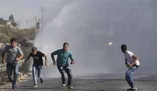 Spopadi med Palestinci in izraelsko policijo na Tempeljskem griču