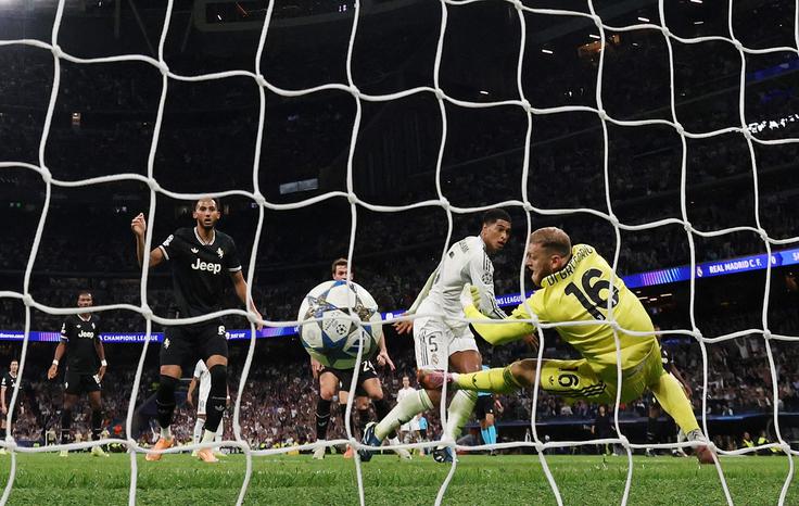 Anglež Jude Bellingham je zadel v polno na polovici drugega polčasa. | Foto: Reuters