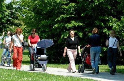 Ženske bodo morale delati štiri mesece dlje