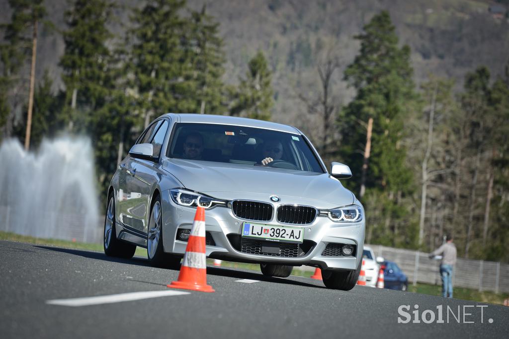 PRIMA prestižna limuzina srednjega razreda: Audi A4, Alfa romeo giulia, BMW 3, Jaguar XE, Lexus IS300h, Mercedes-Benz C