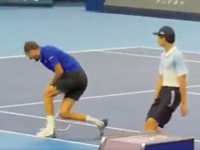 Danil Medvedjev z gesto proti Novaku Đokoviću sprožil ogorčenje #video