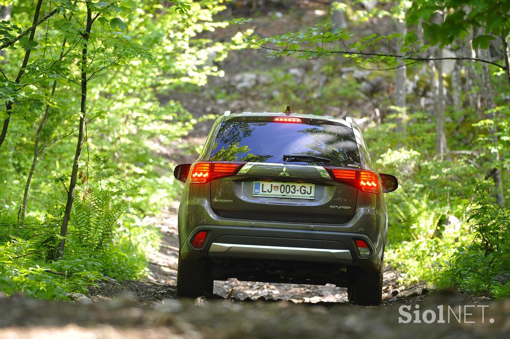 Mitsubishi outlander AWD S-AWC - test