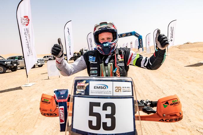 Toni Mulec Abu Dabi | Toni Mulec v cilju dirke Puščavski izziv. | Foto RallyZone