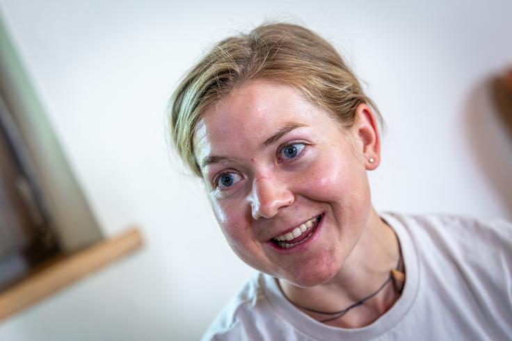 "Sem človek, ki zna težke in slabe zadeve malce potlačiti," pravi. | Foto: Gaja Hanuna