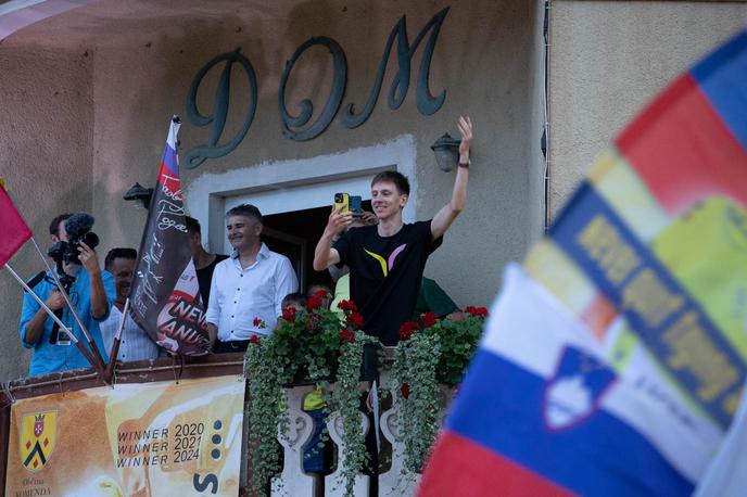 Tadej Pogačar sprejem Komenda | Tadej Pogačar se vrača v Komendo, kjer bo 9. avgusta nastopil na kriterijski dirki, ki nosi njegovo ime. Da bo kolesarski šov še večji, je povabil številna znana imena iz sveta kolesarstva. | Foto Katja Kodba/STA