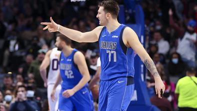 Dallas blestel proti najboljšim, nato pa kolaps v zadnji četrtini #video