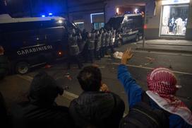 protesti, Gaza, podpora, aktivisti, policija, Palestina