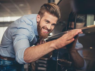 Je nakup avta na dražbi tvegan? Razkrivamo najpogostejše mite in dejstva.