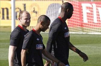 Rooney in Cole že na polno moč