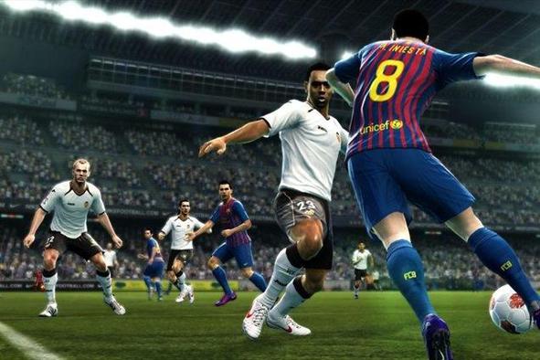 Ocenili smo: Pro Evolution Soccer 2013