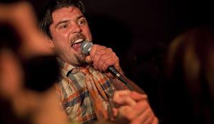 Elvis Jackson z novim singlom in videom potujejo na jug