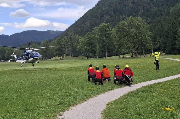 Nesreča | 40- in 27-letnik sta umrla zaradi padca z velike višine na grebenskem prehodu med Koroško Rinko in Skuto. | Foto Gorska reševalna služba Jezersko