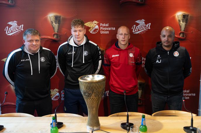 Goran Marković, Jura Arsić, Nejc Pušnik, Tomislav Jagić | Na fotografiji: Trener NK Brinje Grosuplje Goran Marković, kapetan NK Brinje Grosuplje Nejc Pušnik, kapetan NK Aluminij Tomislav Jagić in trener NK Aluminij Jura Arsić. | Foto Tine Eržen/STA