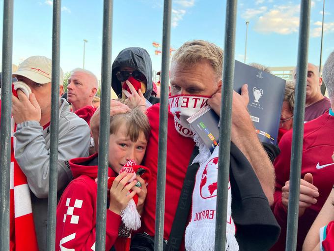 Strah in razočaranje navijačev Liverpoola. Na stadion so jih spuščali samo skozi en vhod. | Foto: Reuters