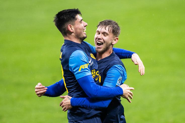 Svit Sešlar je zapravil prvo najstrožjo kazen, v drugo pa je bil natančen. Mrežo Mure je zatresel z drzno panenko. | Foto: Reuters