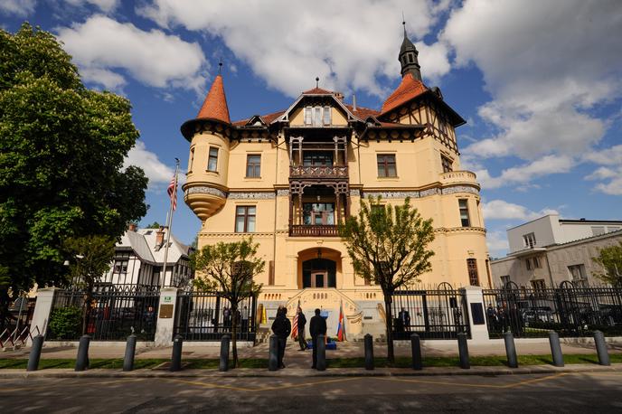 Ameriško veleposlaništvo v Ljubljani | Na terenu bo večje število policistov.  | Foto STA