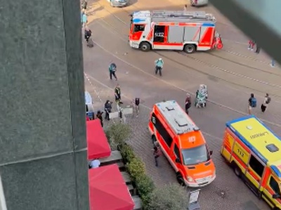 Velika tragedija v Nemčiji: z avtomobilom zapeljal v ljudi, poročajo o mrtvih