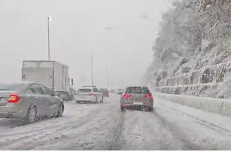 Dalmacijo zajelo močno sneženje, vozniki v težavah #video